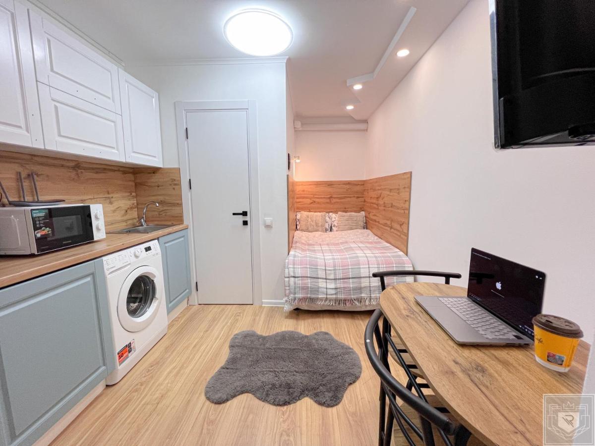 Apartment Renthouse Gates #4 *